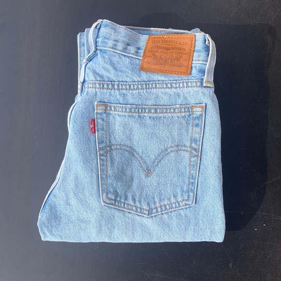 Levi mom jeans - Picture 2 of 9